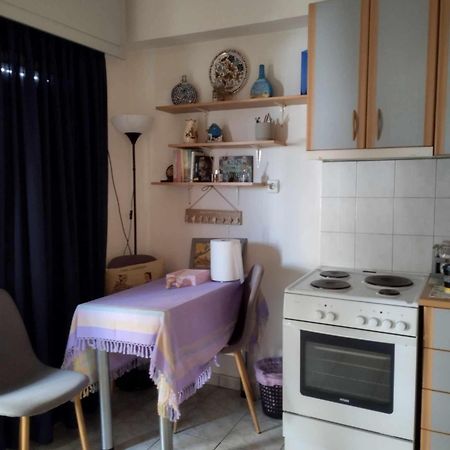 Small And Cosy Appartment- Piccolina Λουτράκι Εξωτερικό φωτογραφία