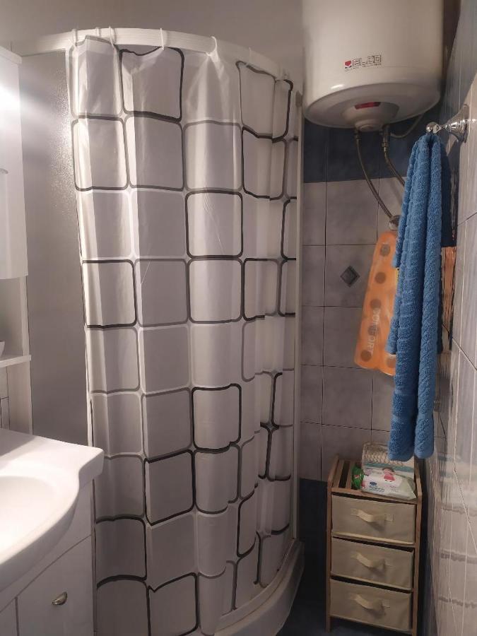 Small And Cosy Appartment- Piccolina Λουτράκι Εξωτερικό φωτογραφία